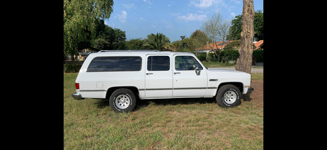 image-4 GMC Suburban